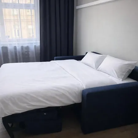 Numa Prague Poise-2