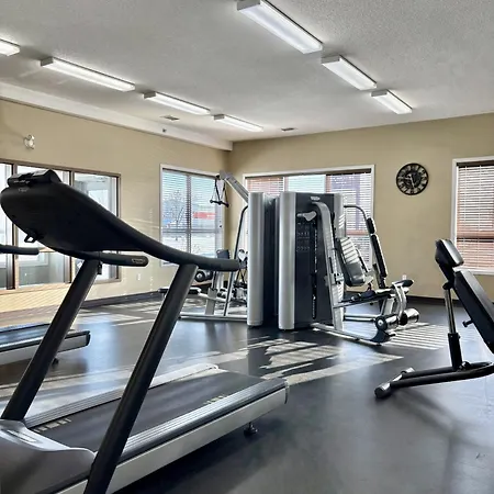 Microtel Inn & Suites By Wyndham Whitecourt-2