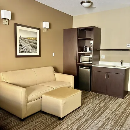 Microtel Inn & Suites By Wyndham Whitecourt-3