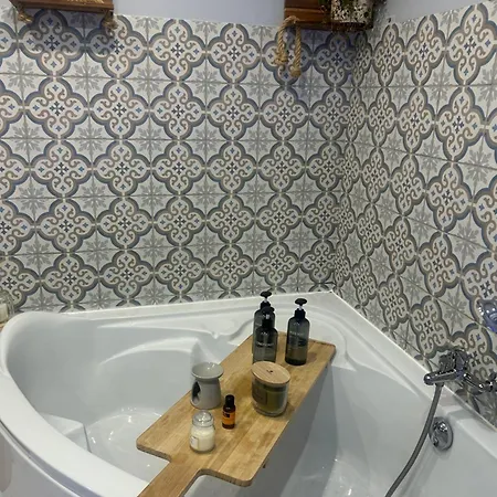 Suite Une Bulle d Evidence avec baignoire spa-2