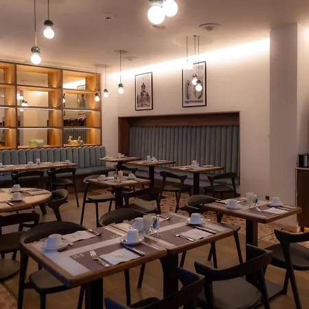 Hotel Bleibtreu Berlin By Golden Tulip-3
