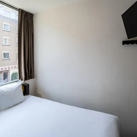 Easyhotel Amsterdam City Centre South-2