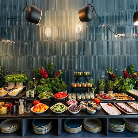 Q Hotel Plus Wroclaw-2