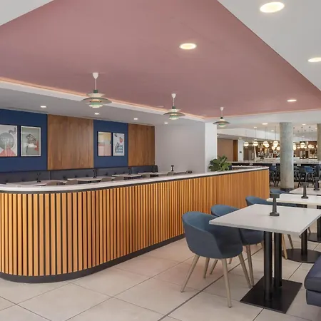 Hampton By Hilton London Stansted Airport-2