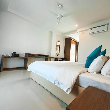 Sunrise By White Sand Dhigurah-2