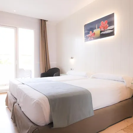 Hotel Oasis Con Parking Incluido-2