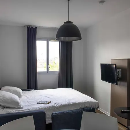 Teneo Apparthotel Bordeaux - Gare Saint Jean-2