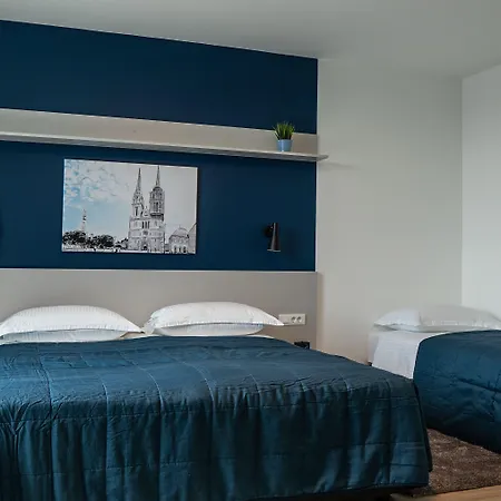 Hotel Blue-3