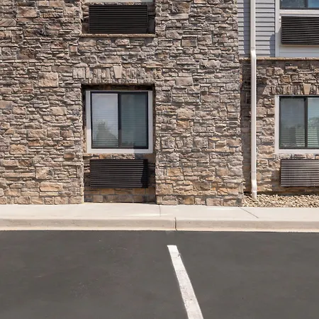 La Quinta Inn & Suites By Wyndham Greenville Woodruff Rd-2
