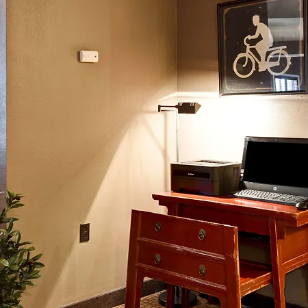 Grandstay Hotel & Suites La Crosse-2
