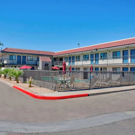 Motel 6-Kingman, AZ - Route 66 East-3