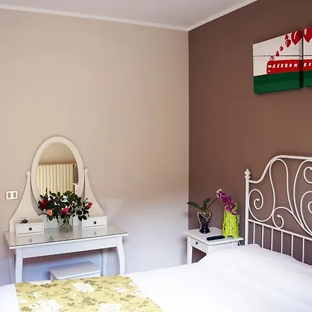 Alexander Rooms-2