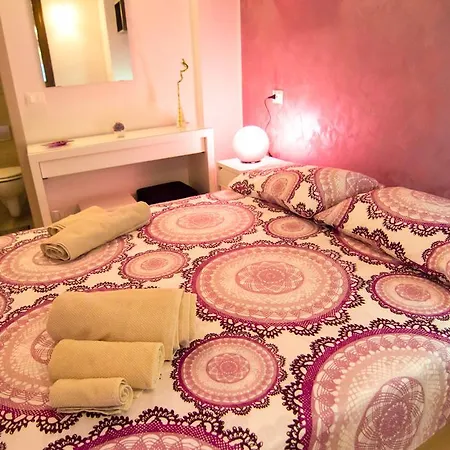 Rosemary Charming Rooms-3