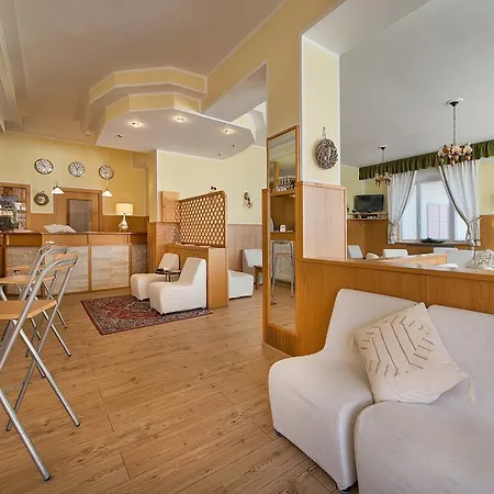 Hotel Aurora-3