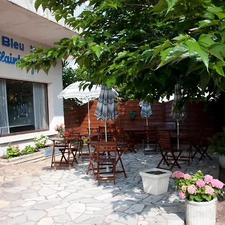 Le Pavillon Bleu Hotel Restaurant-2