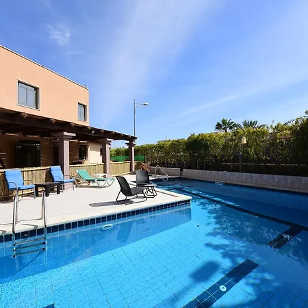 Flintstone Guest House בית ההארחה בן 11 החדרים אינו וילה פרטית אתם מזמינים רק חדרים לא את כל הוילה-3