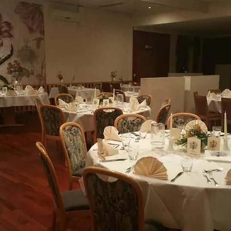 Hosser's Hotel Restaurant-3