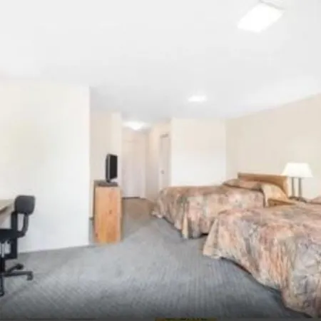 Travelodge By Wyndham New Philadelphia-3