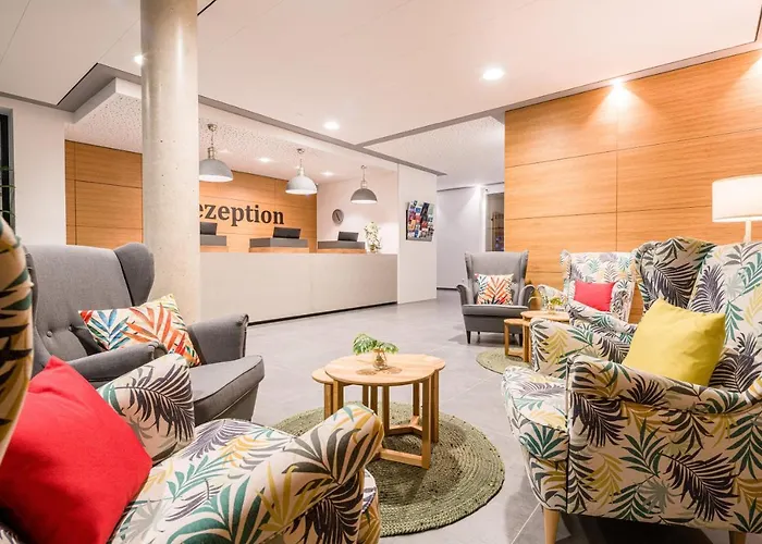 Stadthotel Lohne, Self Check-In & Entspannt Im Cafe Fruehstuecken