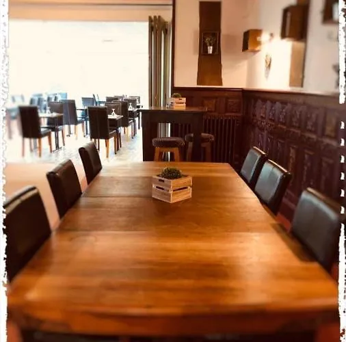 Hôtel le Bretagne et Restaurant Le Papillon