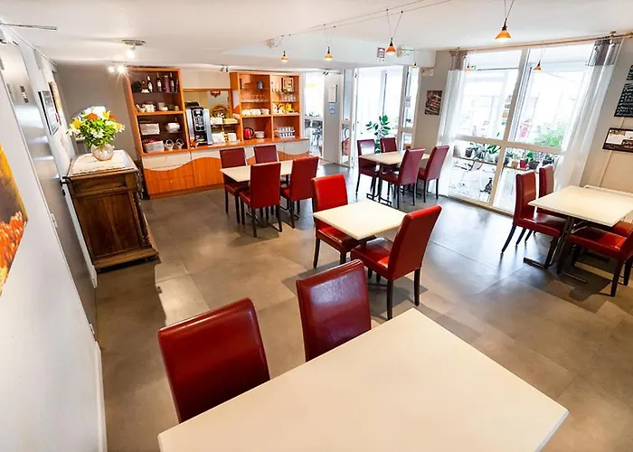 Logis Hôtel- Hôtel Restaurant Le Rialto