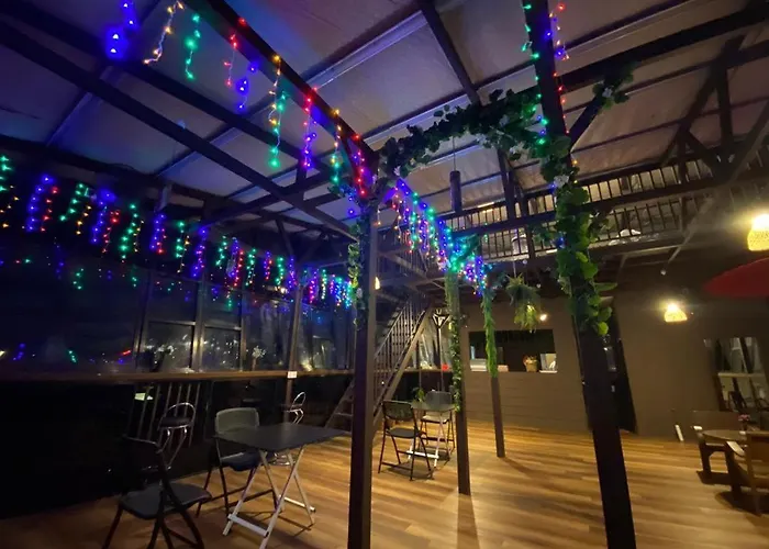 Anggun Lodge