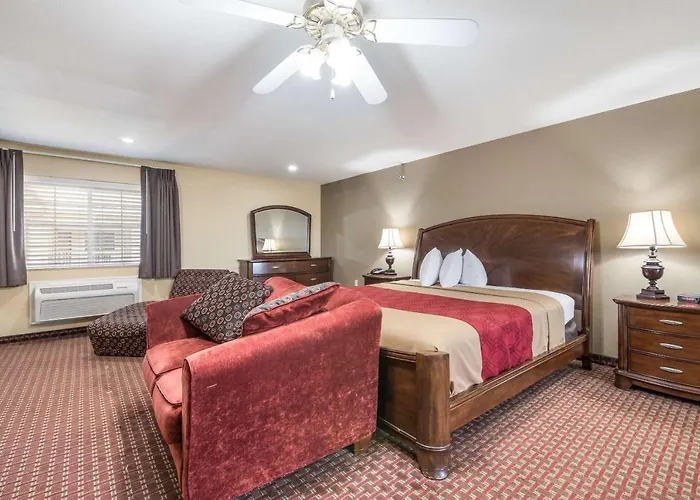Econo Lodge Inn & Suites Bryant