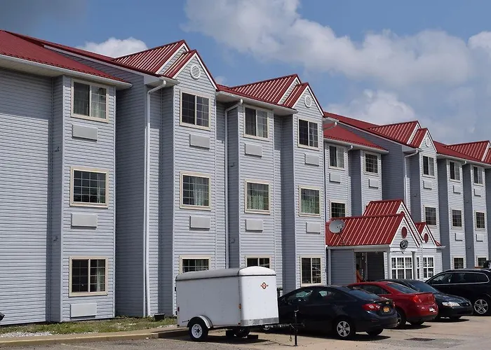 Econo Lodge Inn & Suites