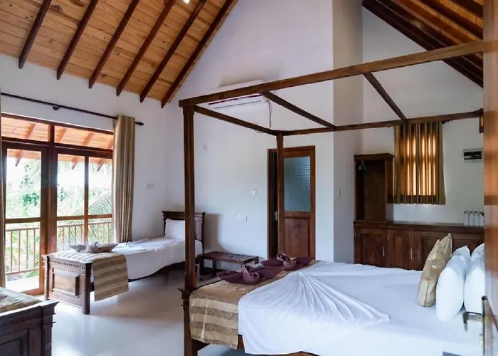 The Coconut Gardens Hotel & Restaurant