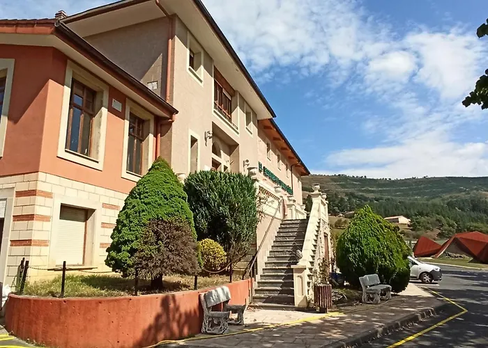 hotel gueñes