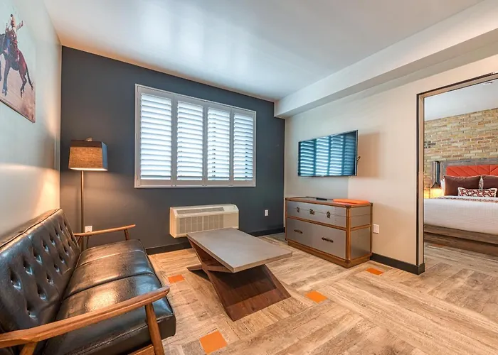 Hotel Lexen Newhall & Santa Clarita - Near Six Flags Magic Mountain