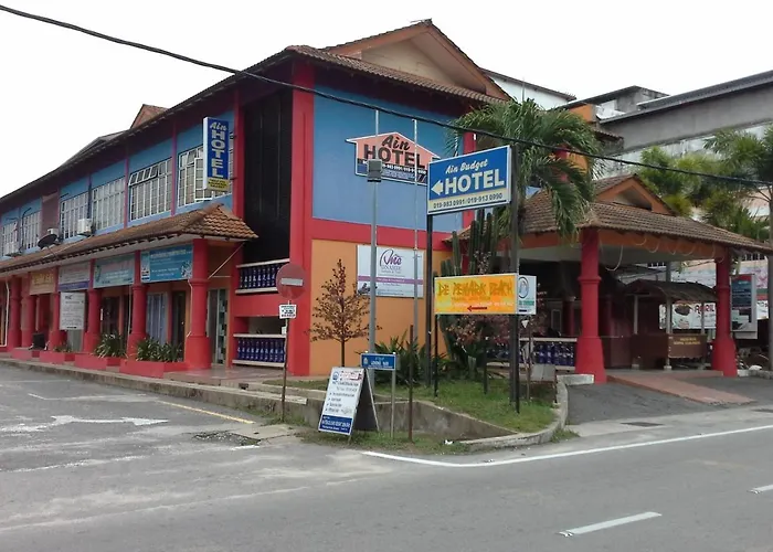Kuala Besut Jetty Budget Hotel Ain - In Front Of Kuala Besut Jetty
