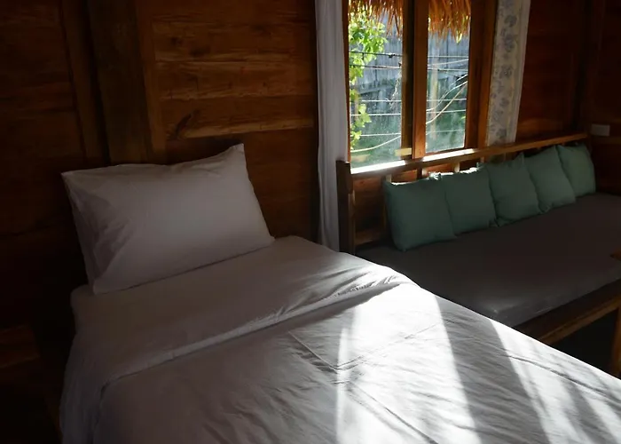 Baan​ Tonlamphu​ Pakpra