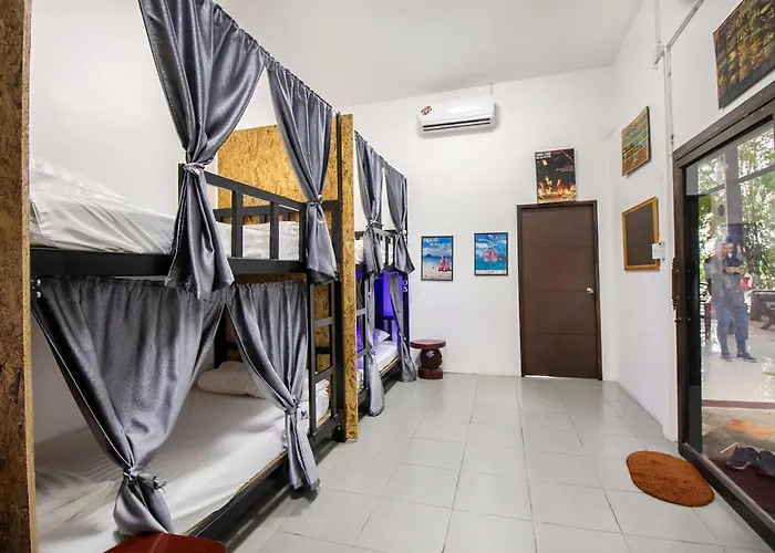 T & T Hostel Kanchanaburi