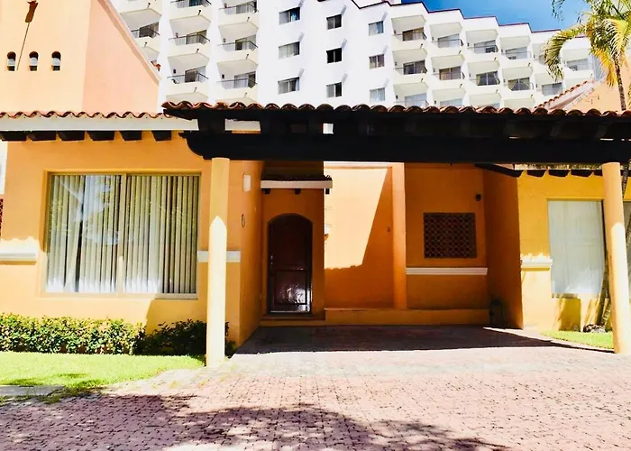 VILLA PARA 8 PERSONAS 6 Adultos 2 Menores En HOTEL TSORO IXTAPA WIFI GRATIS