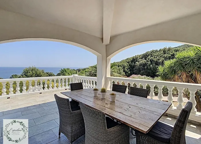 Seaview Villa Marlau