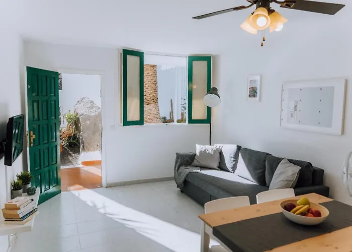 Central Location In A Great Complex With 300Mbps Internet
