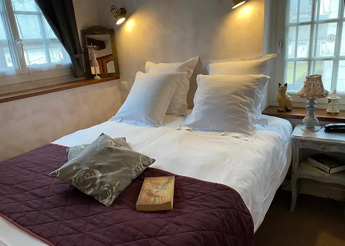Logis Hôtel Auberge De L'ecole