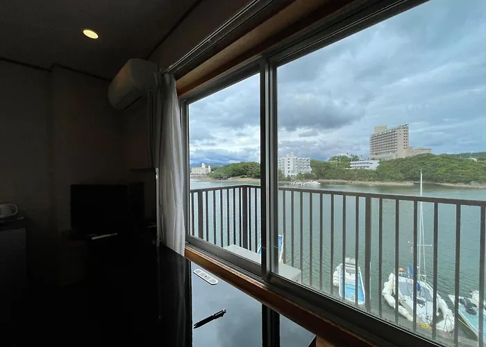 Marina Hotel Kaikuu