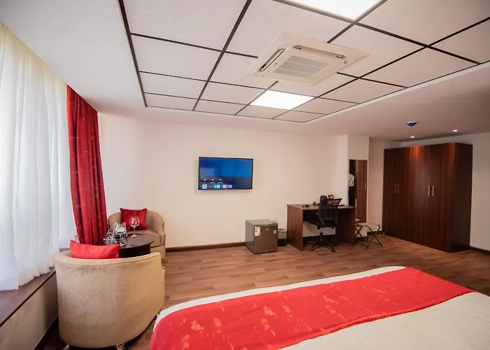 The Crossroads Hotel, Westlands