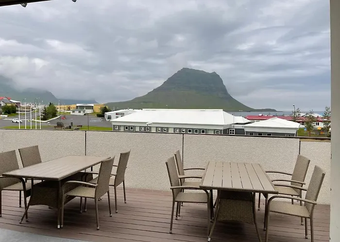 Helgrindur Guesthouse
