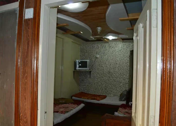 Hotel Deluxe