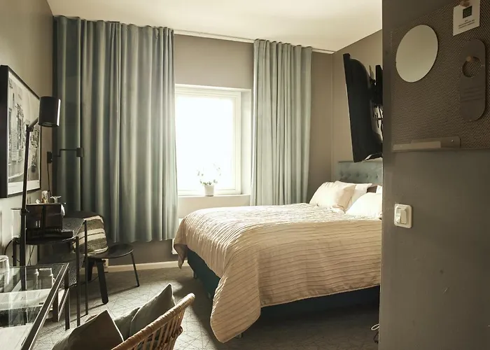 Hasse Pa Sjoekanten Hotell & Restaurang