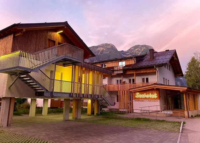 Seehotel Am Hallstaettersee Modern Rooms With Ac