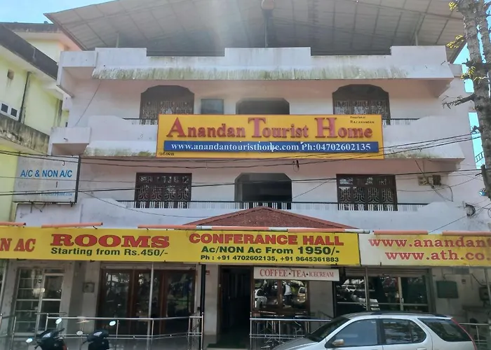 Anandan Tourist Home