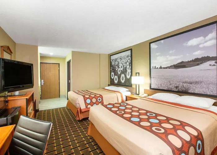 Super 8 By Wyndham Ottawa