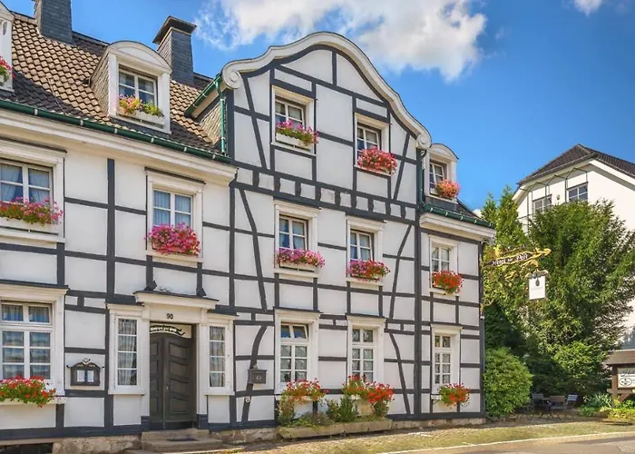 Hotel Zur Post Dabringhausen - Quiet Business Hotel Near Cologne And Dusseldorf Trade Fairs