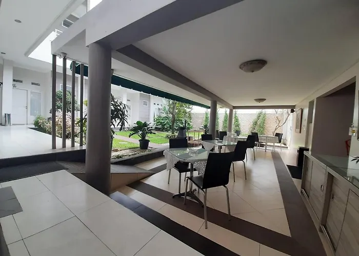 The Sriwijaya Hotel - Halal Hotel