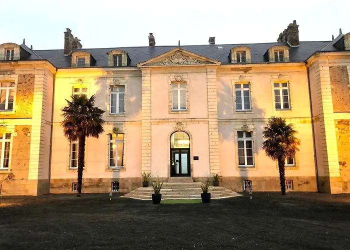 Hotel Particulier Chateau Des Marais Proximite Et Vue Sur Le Lac De Grand Lieu