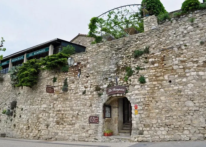 Les Remparts - Venasque